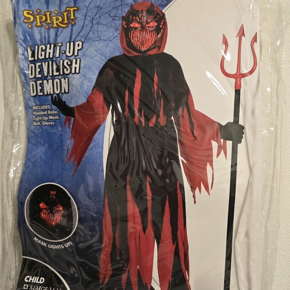 Spirit Halloween Light Up Devilish Demon Costume Black & Red‎ Size XL 14/16 - Picture 2 of 6